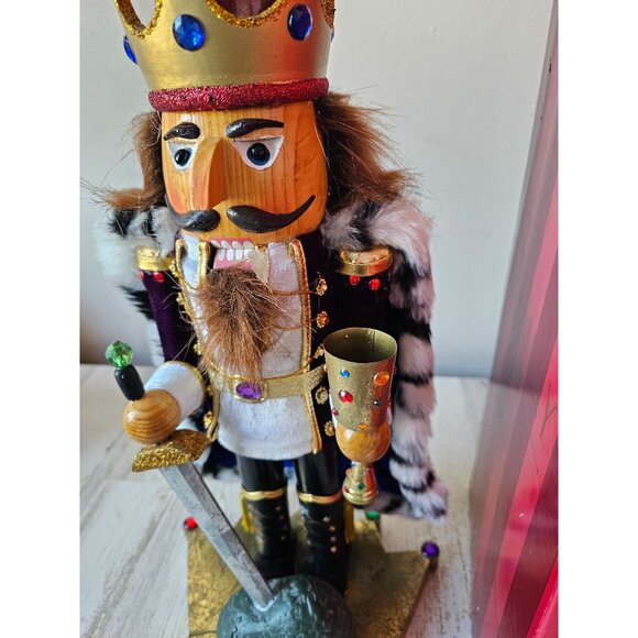 Bombay 18" King arthur camelot nutcracker Xmas sword soldier centerpiece - Picture 5 of 13